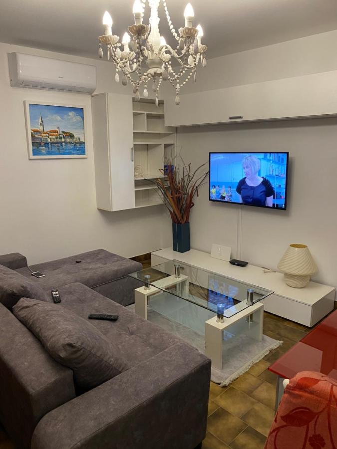 Appartamento Apartman Nela Porec Esterno foto